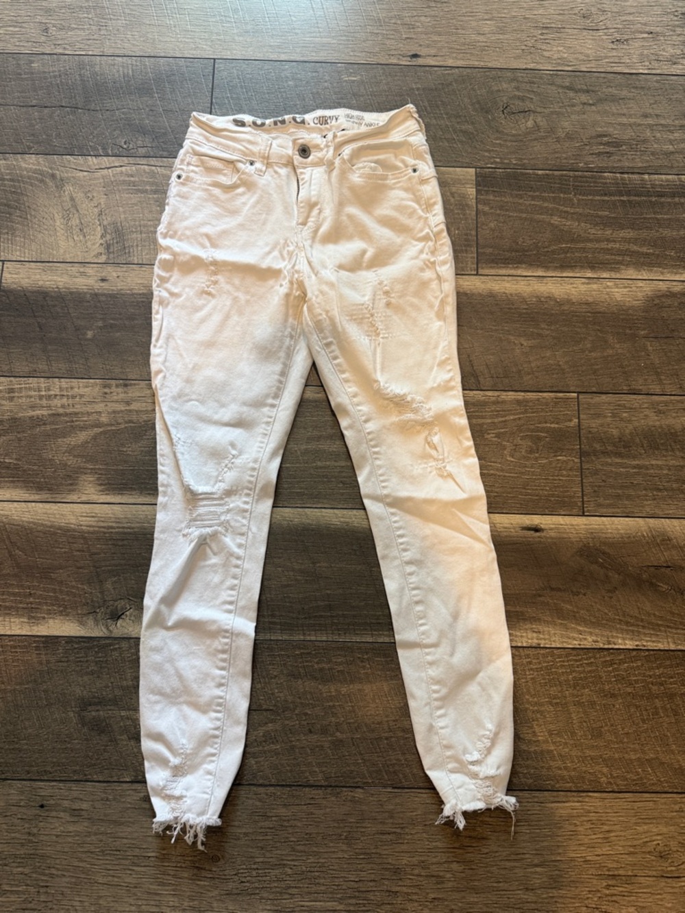 Women’s White Distressed Skinny Jeans with Frayed Hem